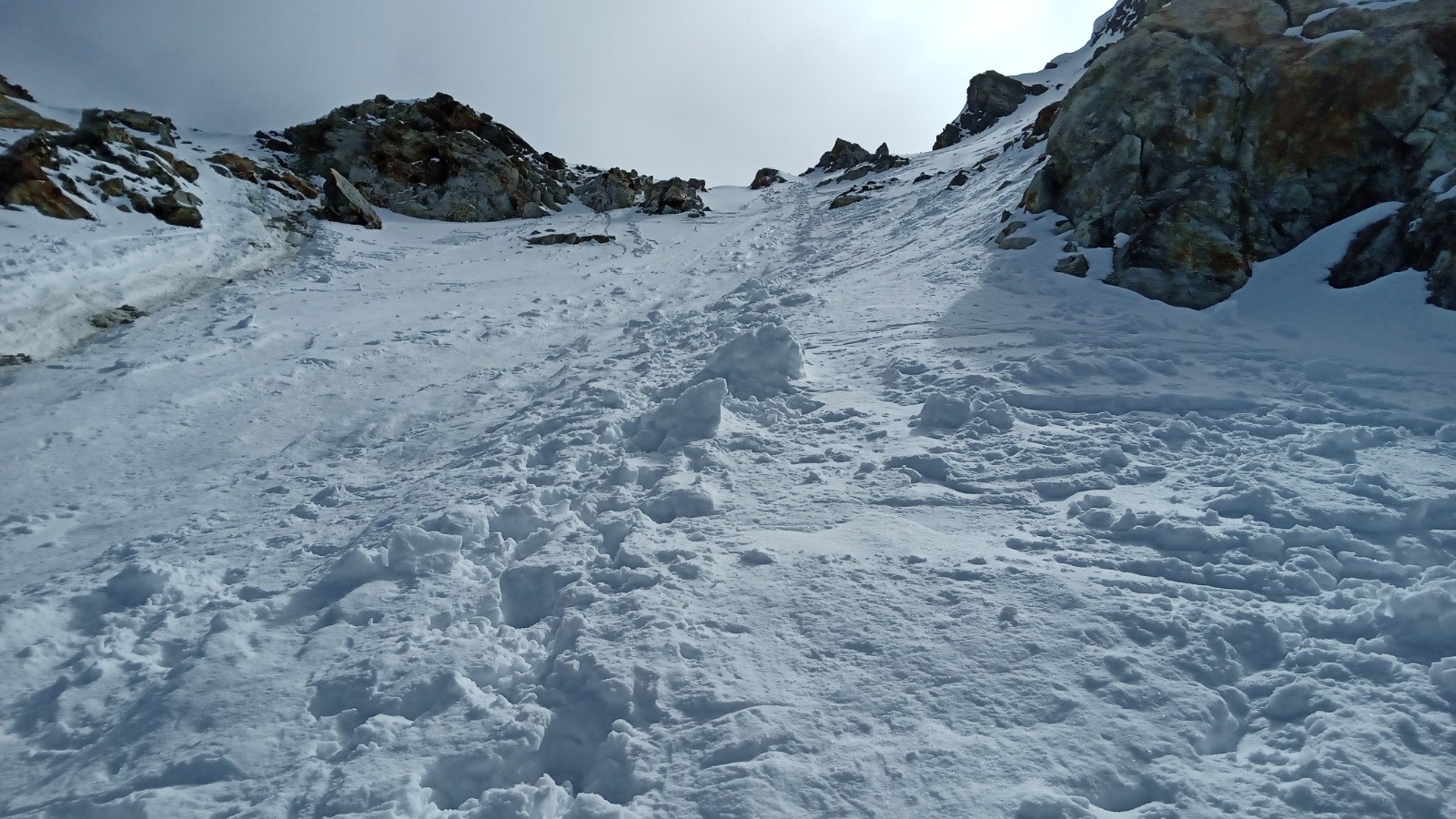 Dans le raidillon de gauche : la descente sera très désagréable... 
