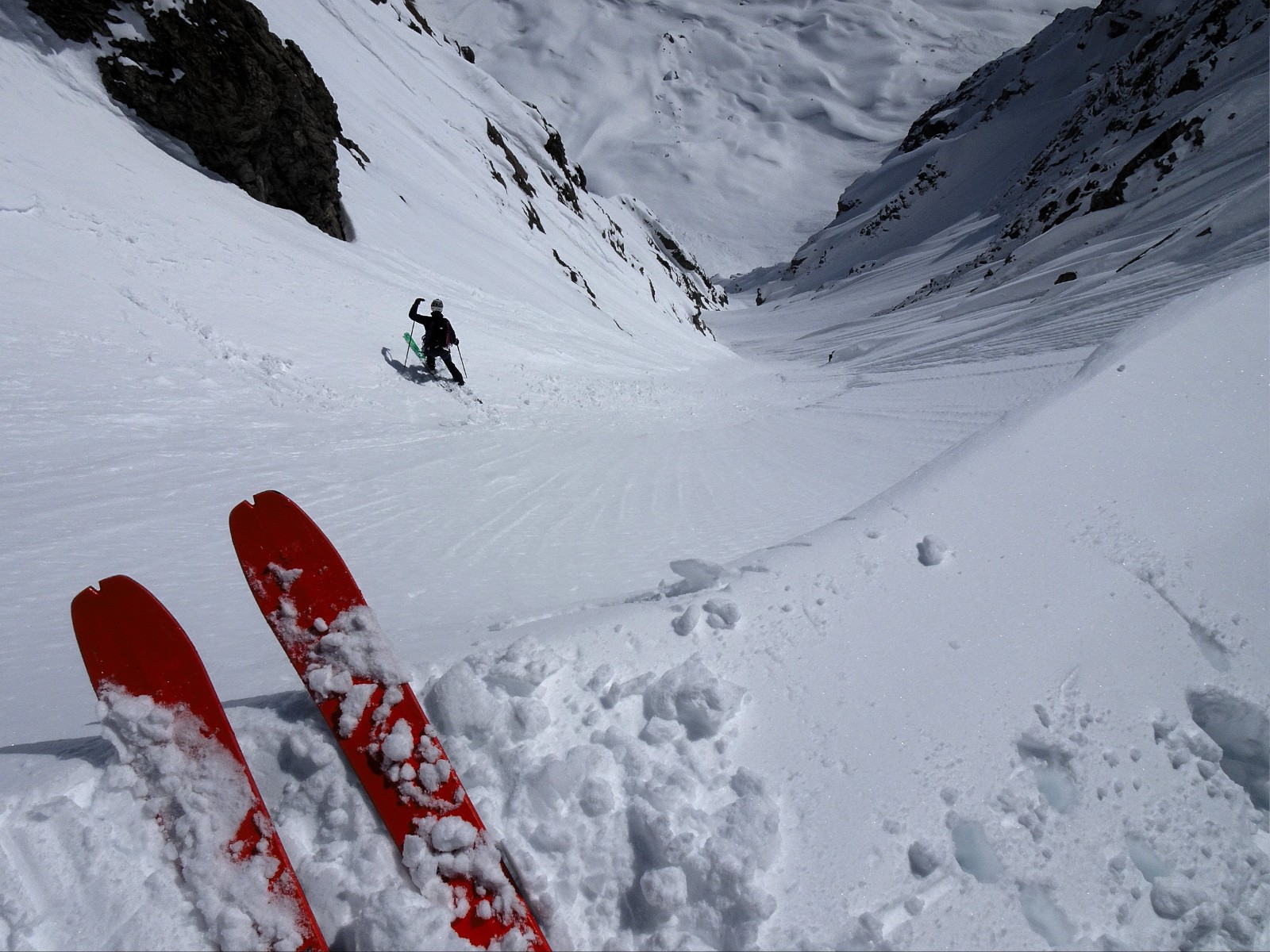 Début de la descente, quand on avait encore 4 skis.