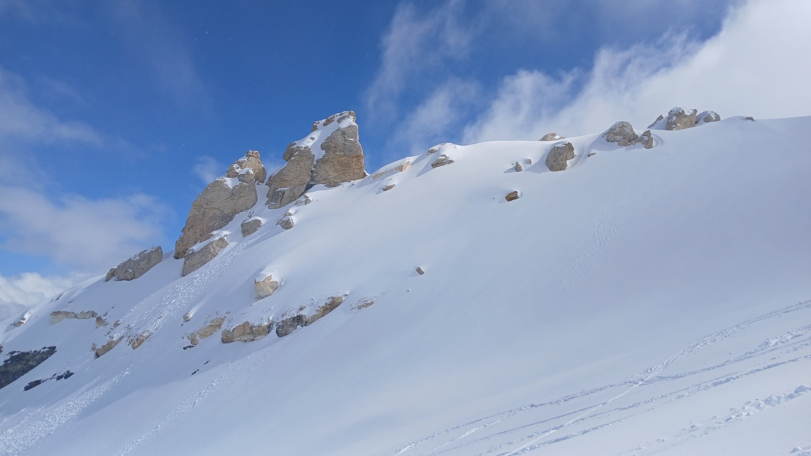 &nbsp;Jolies formations rocheuses dans la montée&nbsp;
