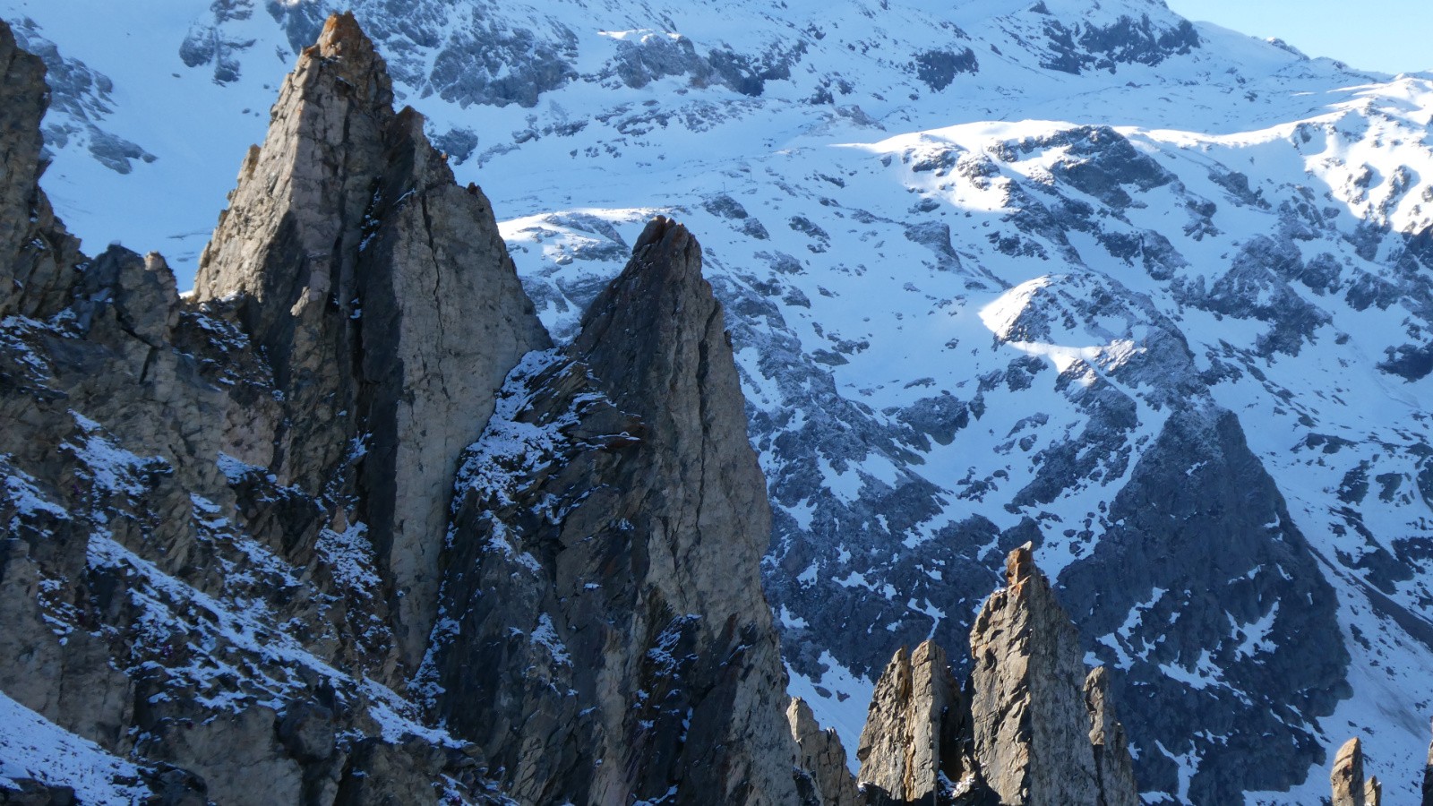 encore quelques pics acérés 