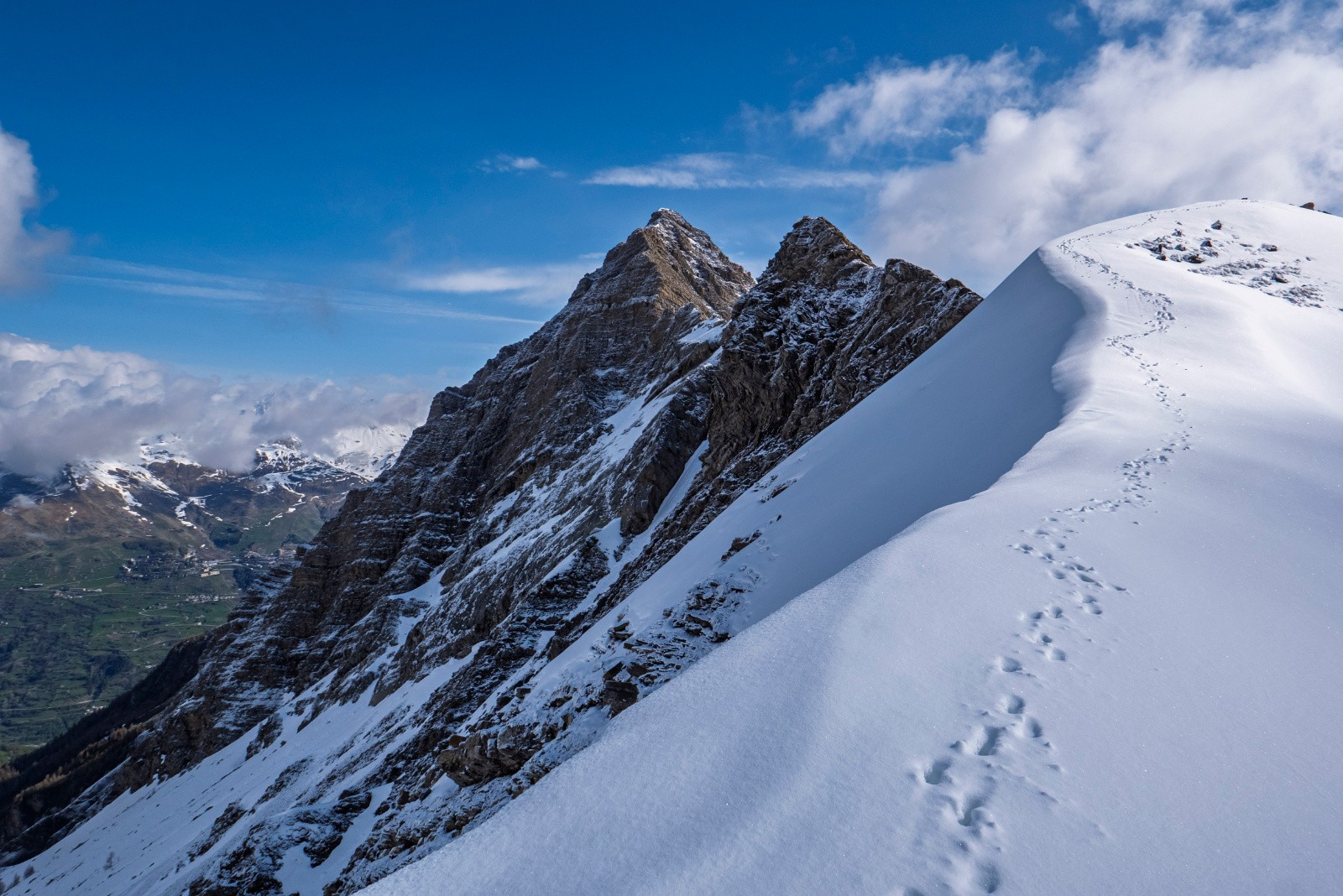 Encore quelques mètres sous l'oeil de l'Aiguille