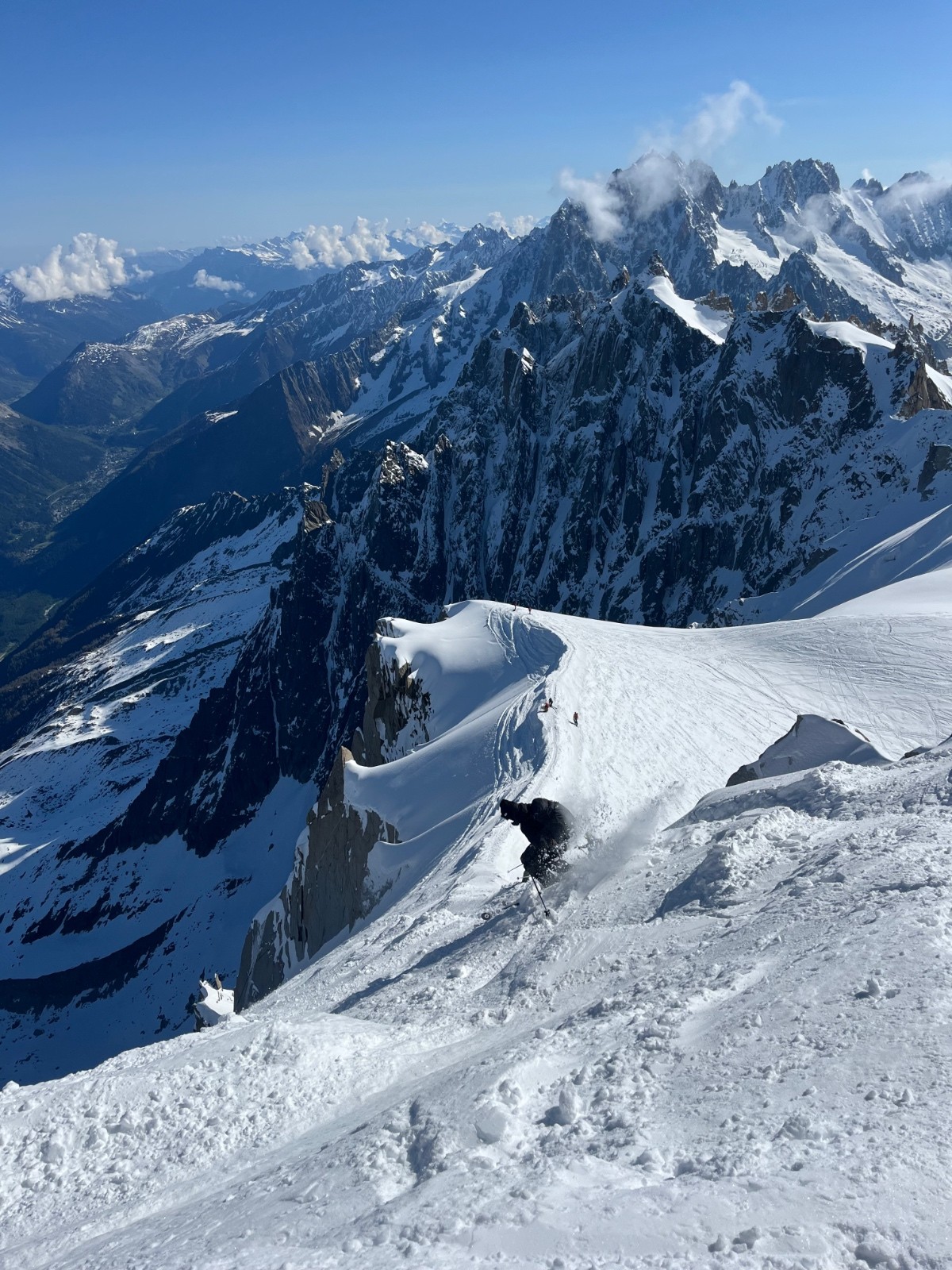  Arête de l’aiguille du midi avec ceux qui se lancent pour la mallory - porter 