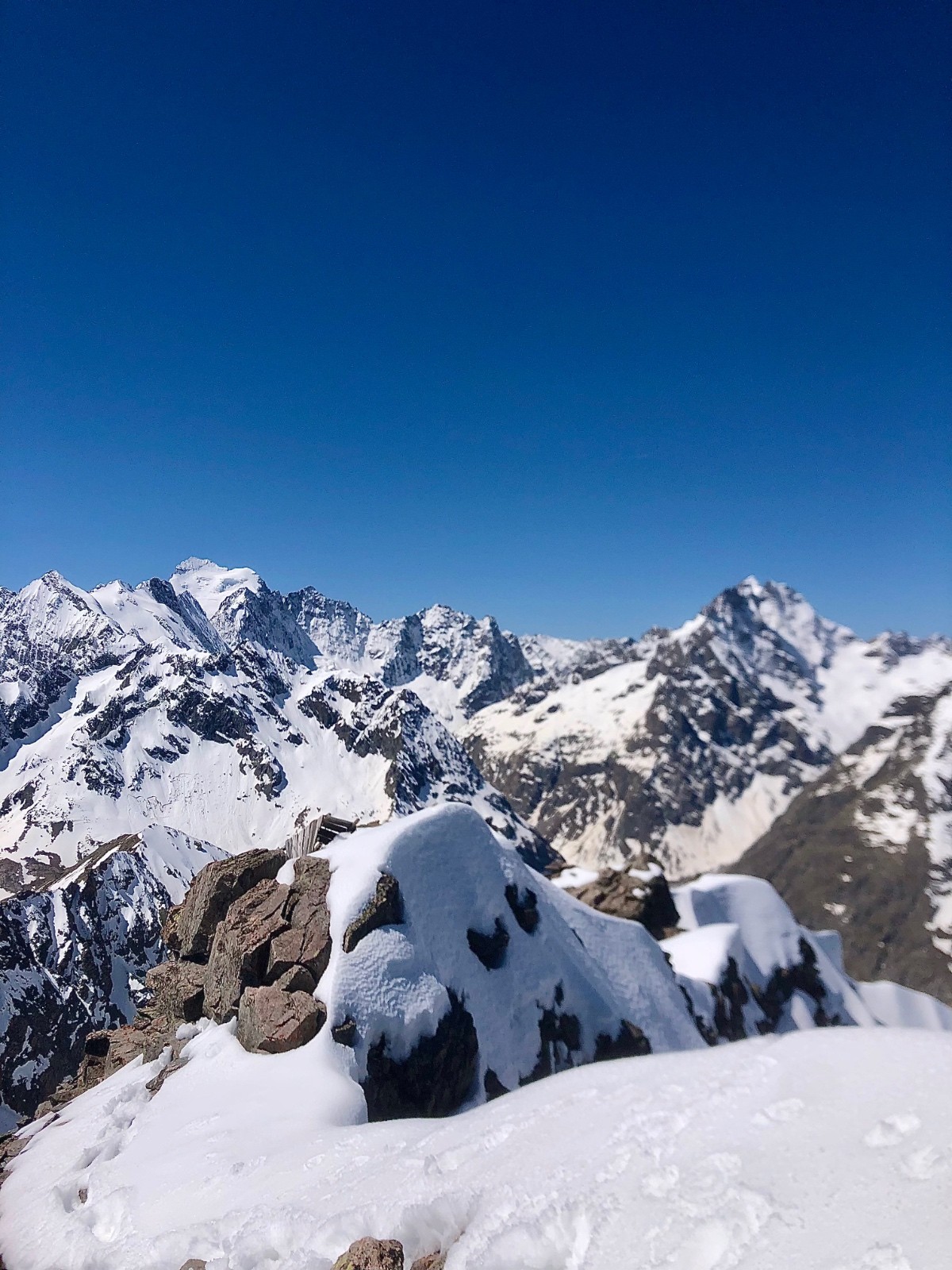 &nbsp;Au sommet belle vue sur les écrins&nbsp;