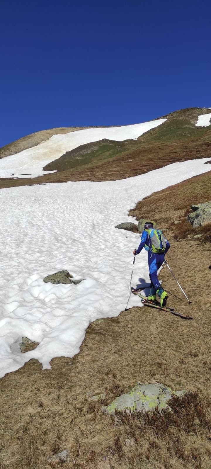 #9 Manque de neige sous 2200m Manque de neige sous 2200m