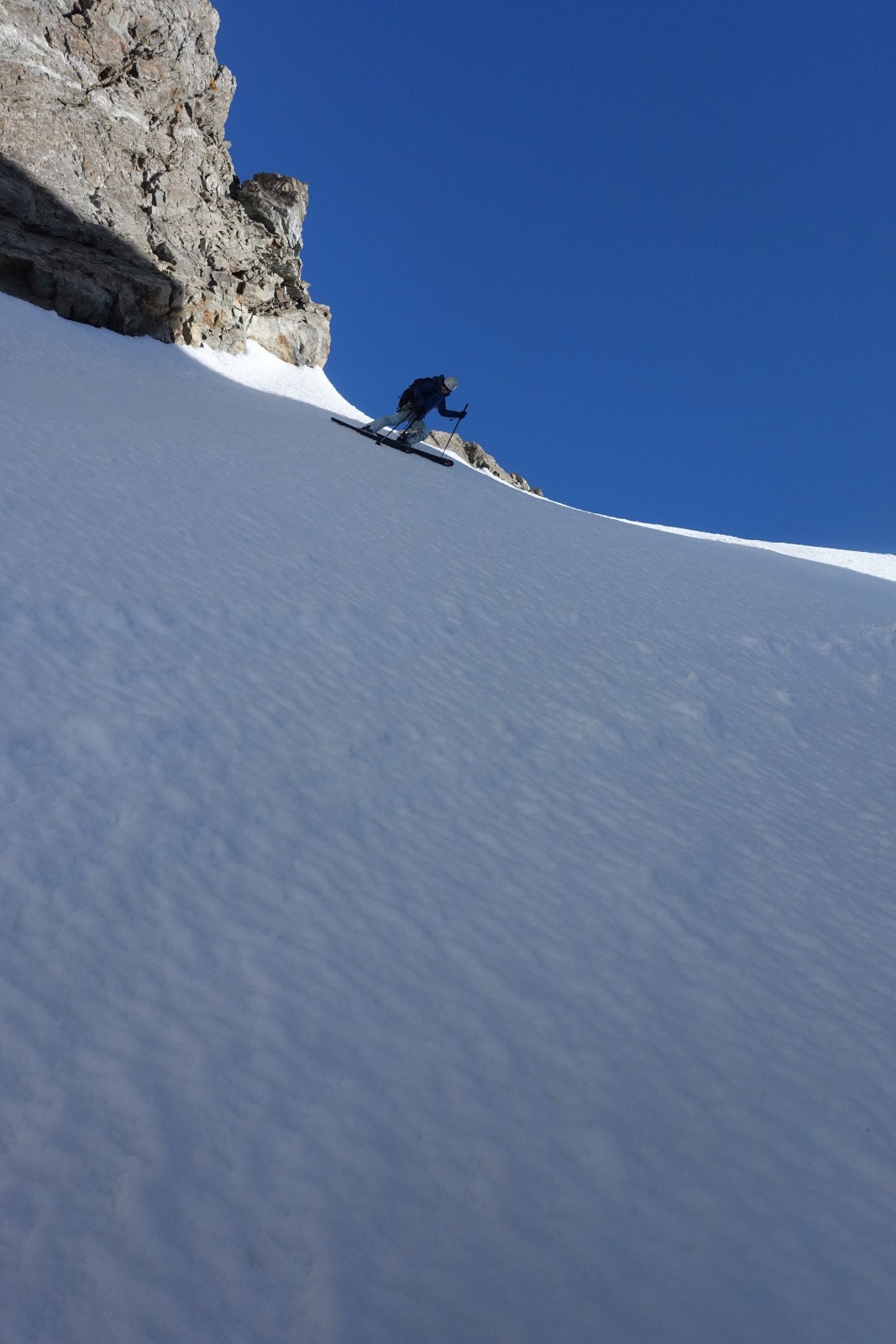 On entre dedans, neige dure mais skiante