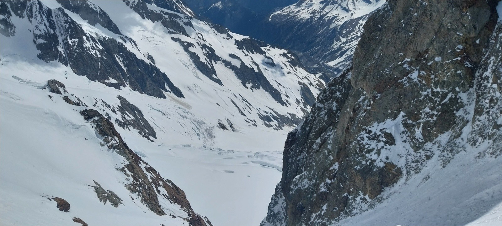 &nbsp;glacier de l'autre coté de la pointe de glacier