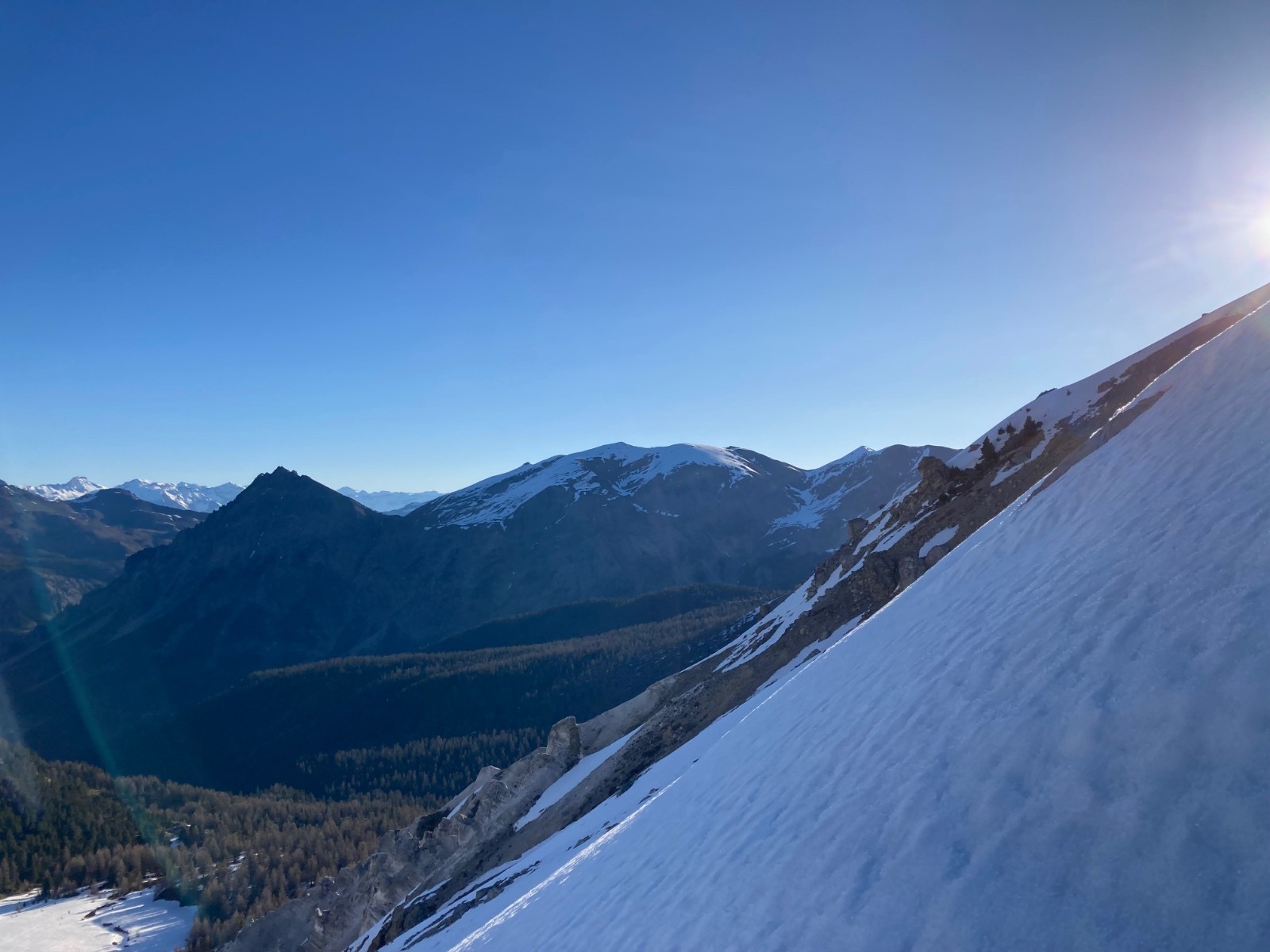 1. Montée esthétique par la combe NO