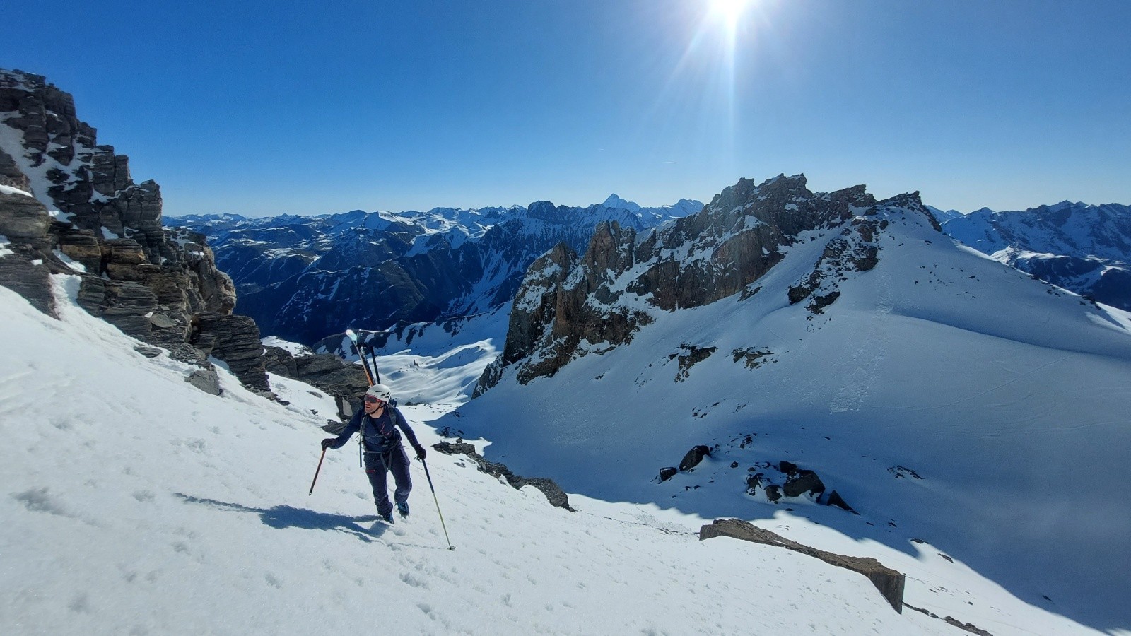 &nbsp;Montée sous le point 3275m