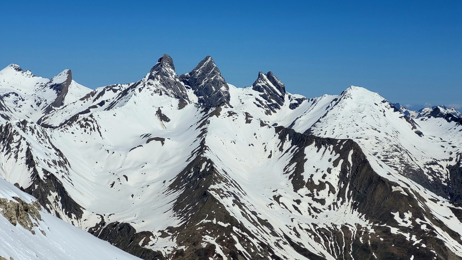 &nbsp;Les Trois Belles