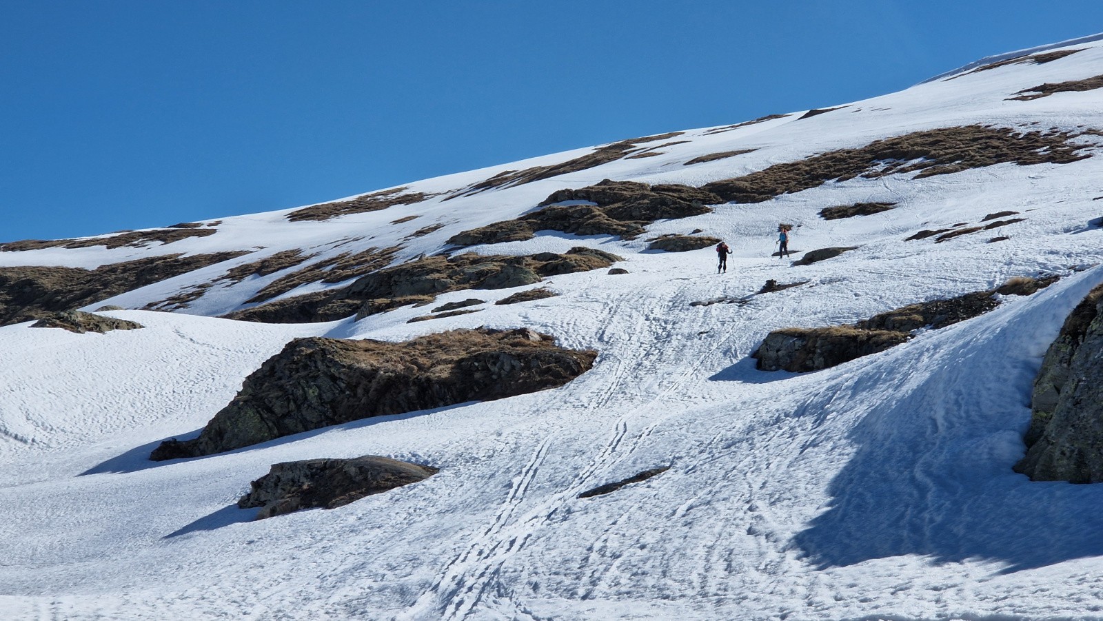 descente col des tufs vers refuge 