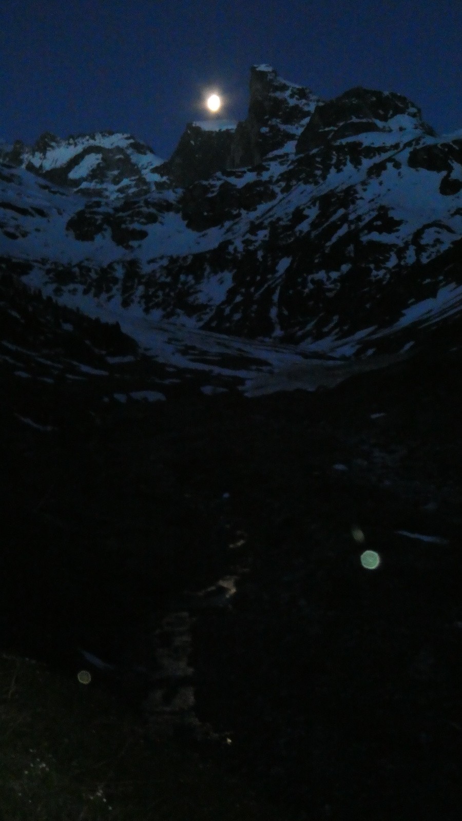 #1 J1 La lune joue avec le Grd Bec d J1 La lune joue avec le Grd Bec d'Etache