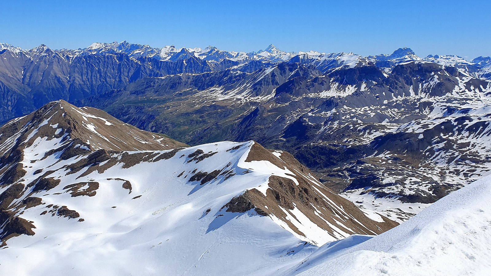 Mt Viso et Tete de Moise à dr. 