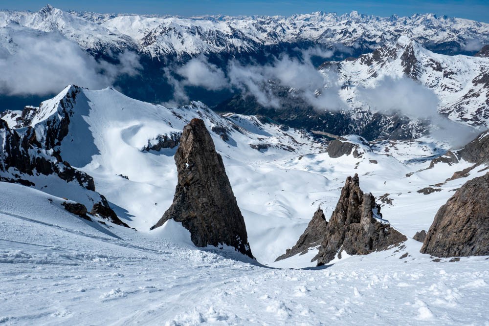 l'aiguille caracteristique