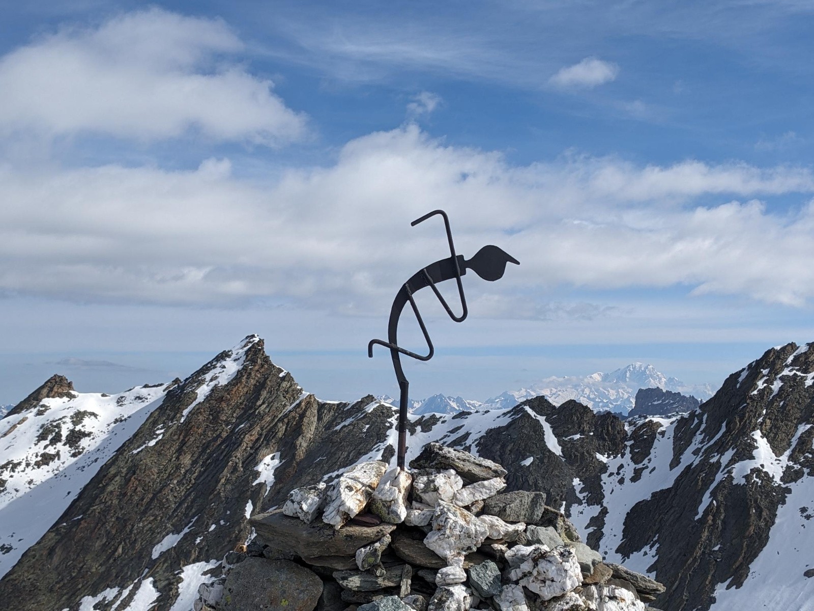 Cairn décoré à proximité de la Pointe du Borgne