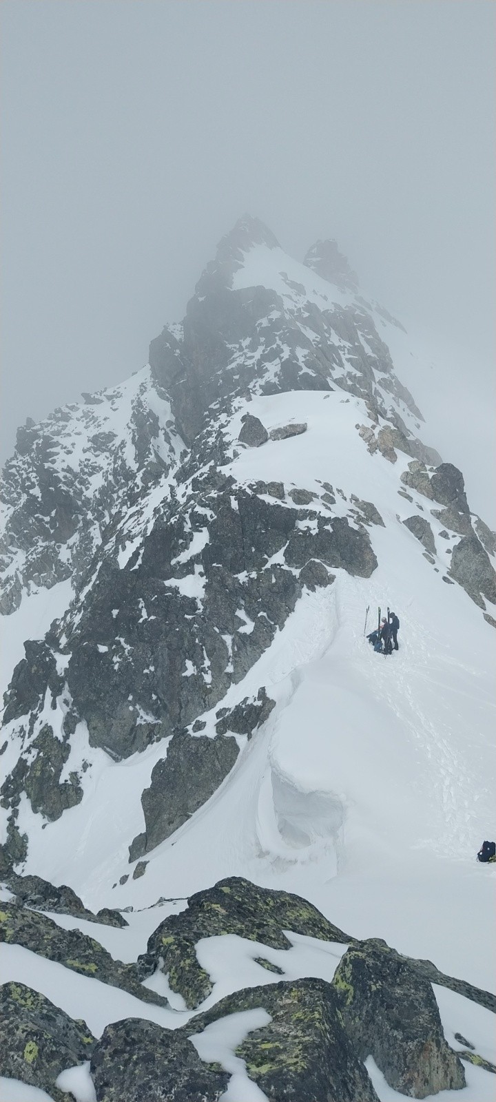 &nbsp;la brèche et sa corniche