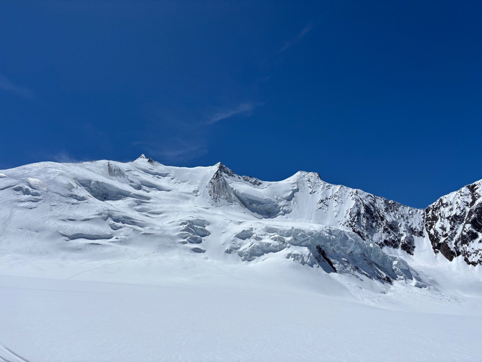&nbsp;Tout en condis, sauf le Hobörghorn encore en glace sur le haut&nbsp;
