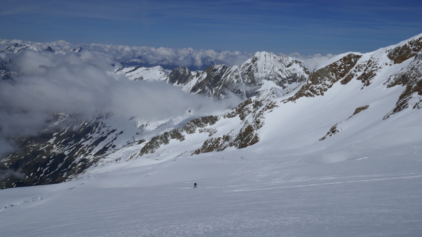 Coup d'oeil derrière