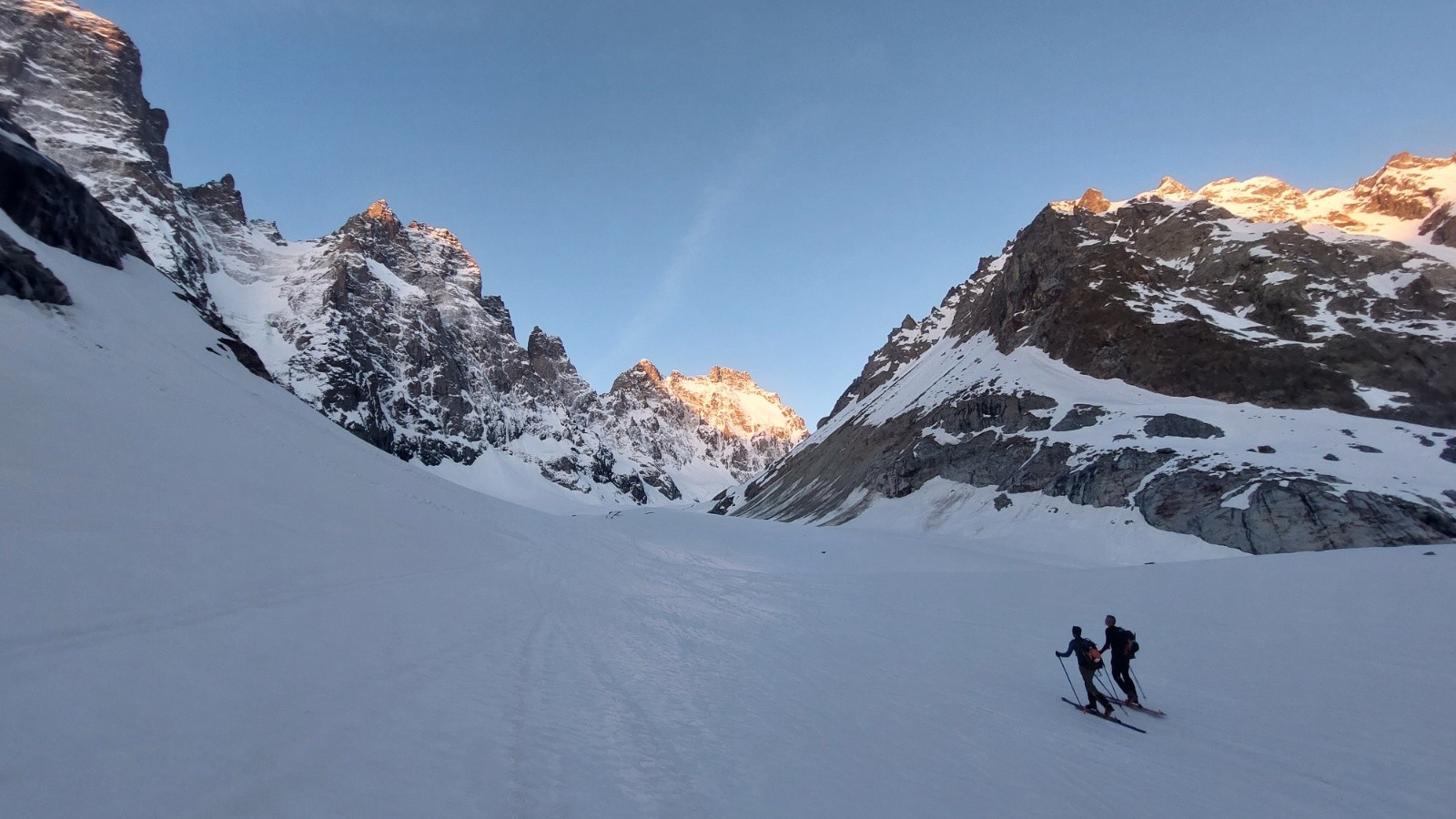 arrivée sur la branche sup du glacier noir toujours magique 