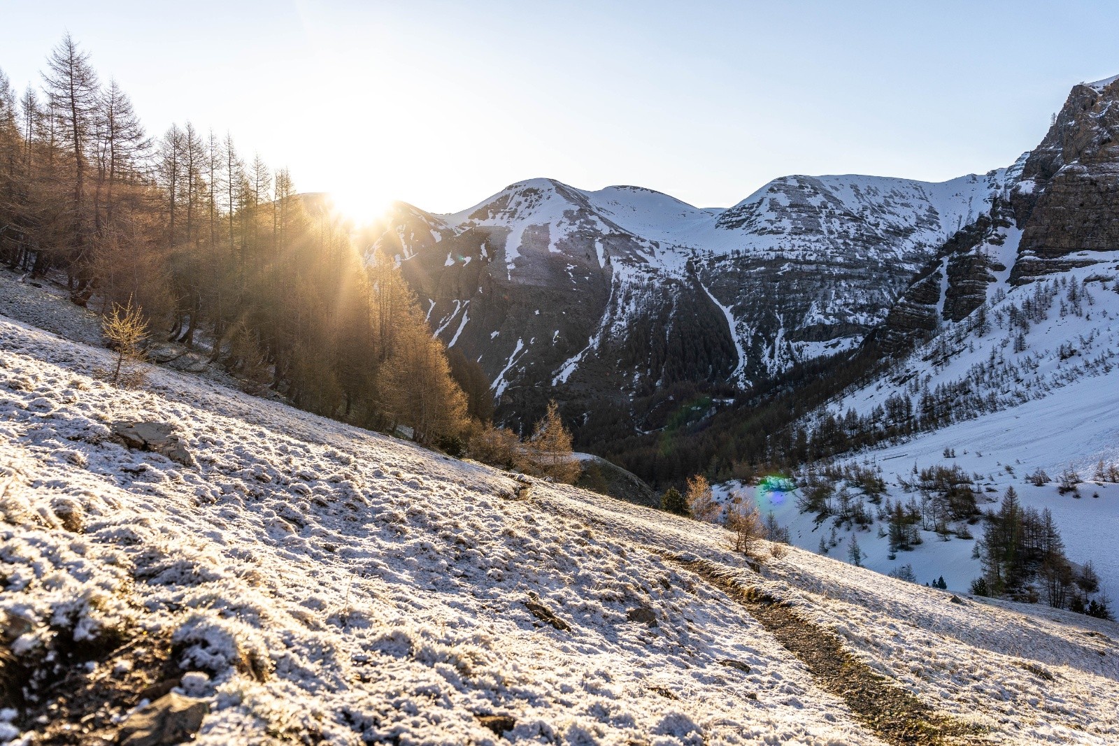  Lever de soleil avec la neige fraîche :)