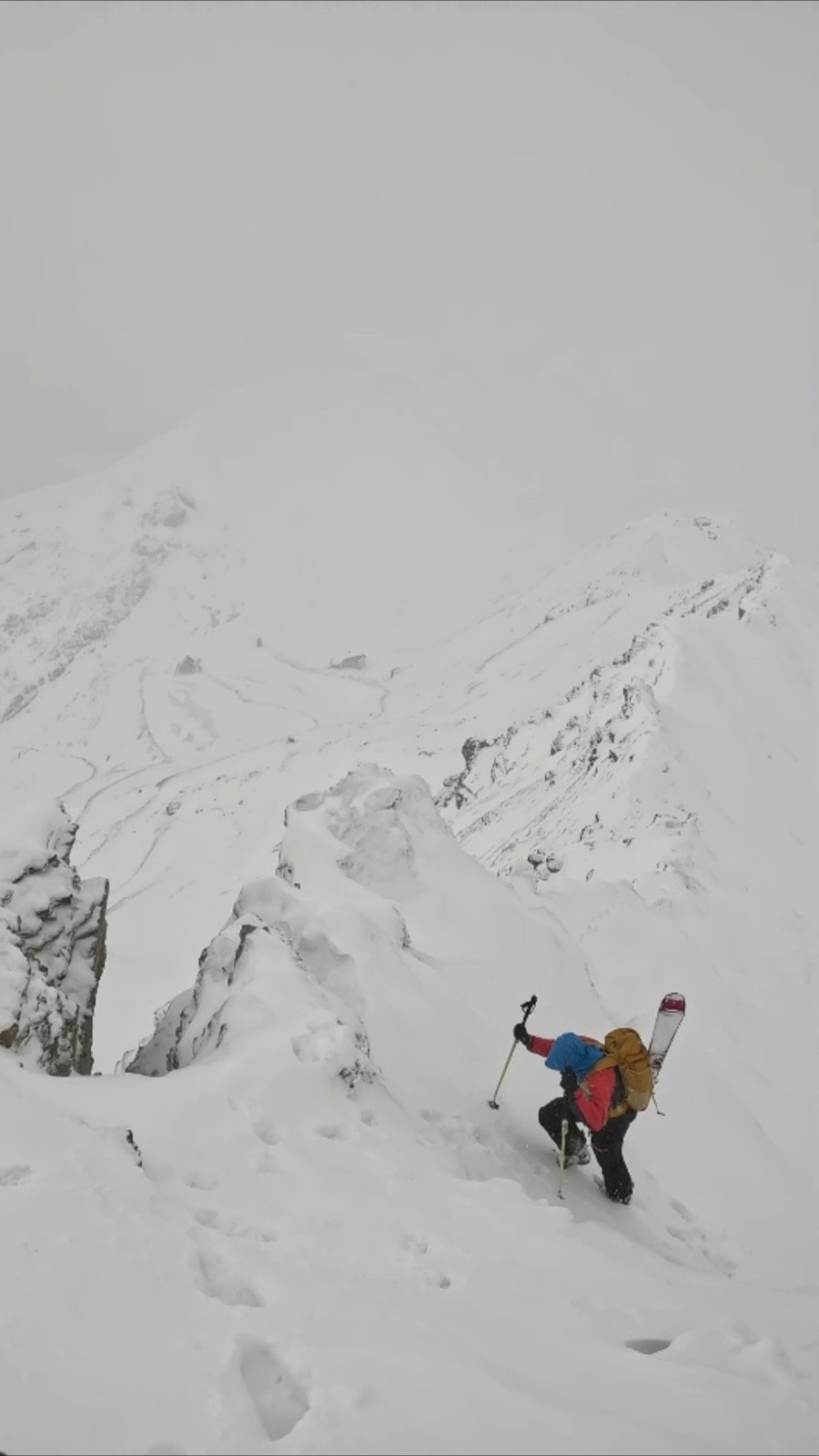 #4 Sur la crête qui mène au petit Galibier Sur la crête qui mène au petit Galibier