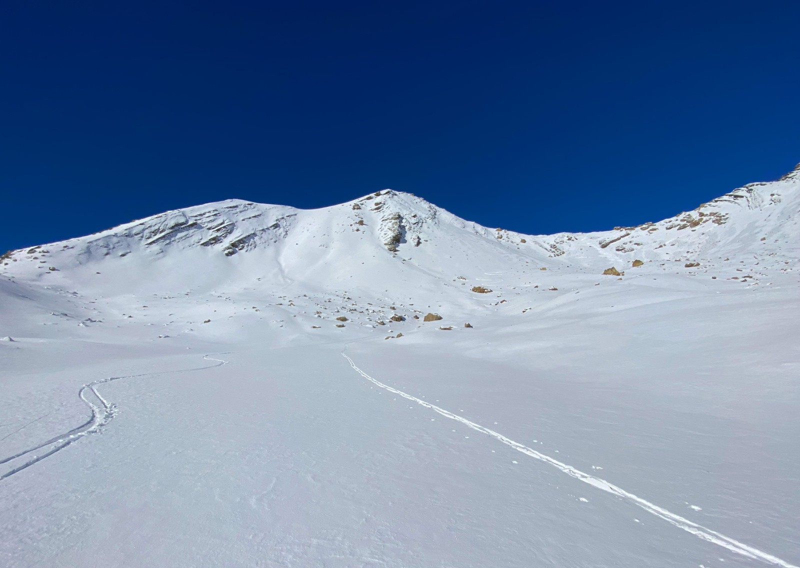 #8 Le haut, mieux enneigé et à peu près skiant Le haut, mieux enneigé et à peu près skiant