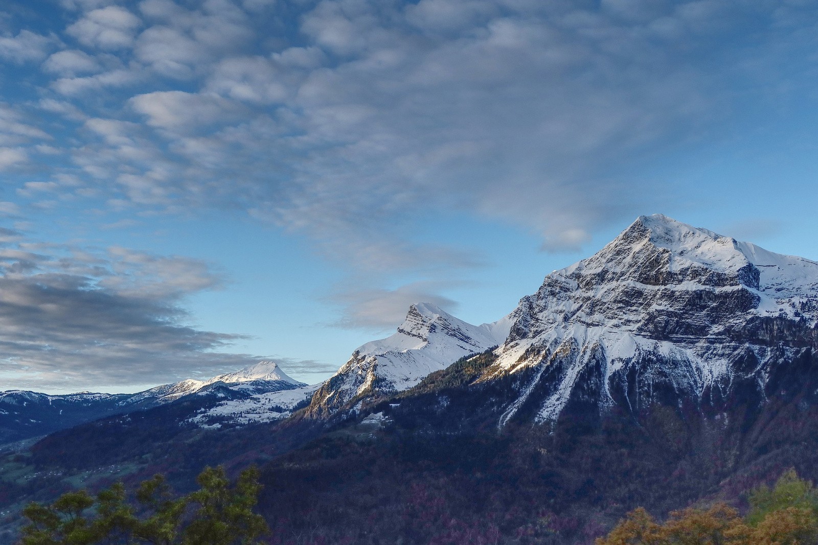 #1 Croisse Baulet, 4 Têtes, Areu  Croisse Baulet, 4 Têtes, Areu