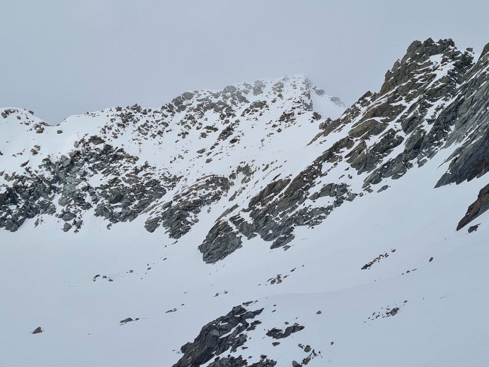 #10 ... presque arrivés au sommet.Face sud en bonne condition selon leur retour. ... presque arrivés au sommet.Face sud en bonne condition selon leur retour.
