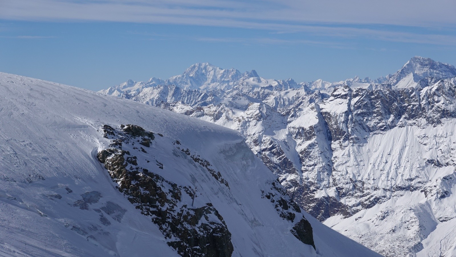 #1 Panorama au téléobjectif sur le Mont-Blanc et le Grand Combin Panorama au téléobjectif sur le Mont-Blanc et le Grand Combin