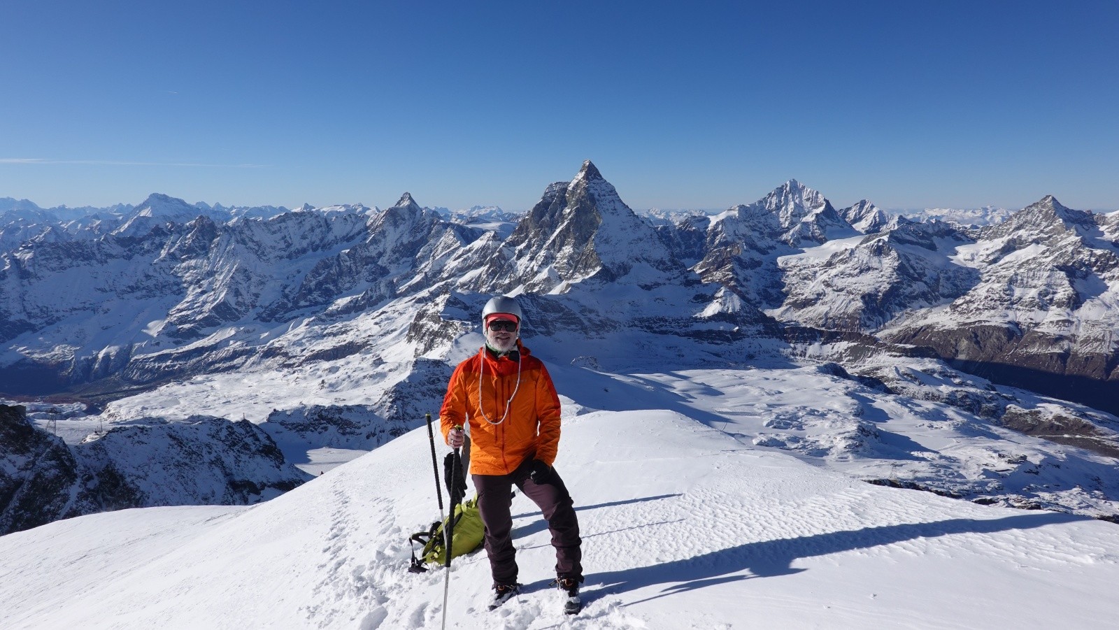 #6 Didier au sommet du Breithorn sur fond de Cervin Didier au sommet du Breithorn sur fond de Cervin