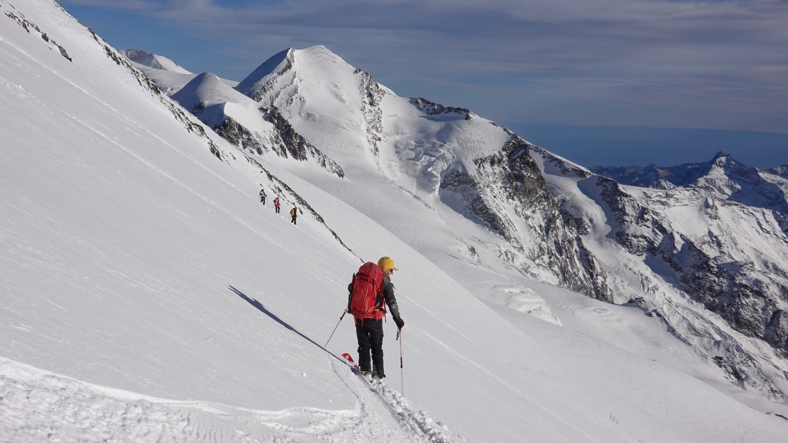 #15 Pause sur fond de Castor avec les 3 italiens qui rejoignent leurs skis Pause sur fond de Castor avec les 3 italiens qui rejoignent leurs skis