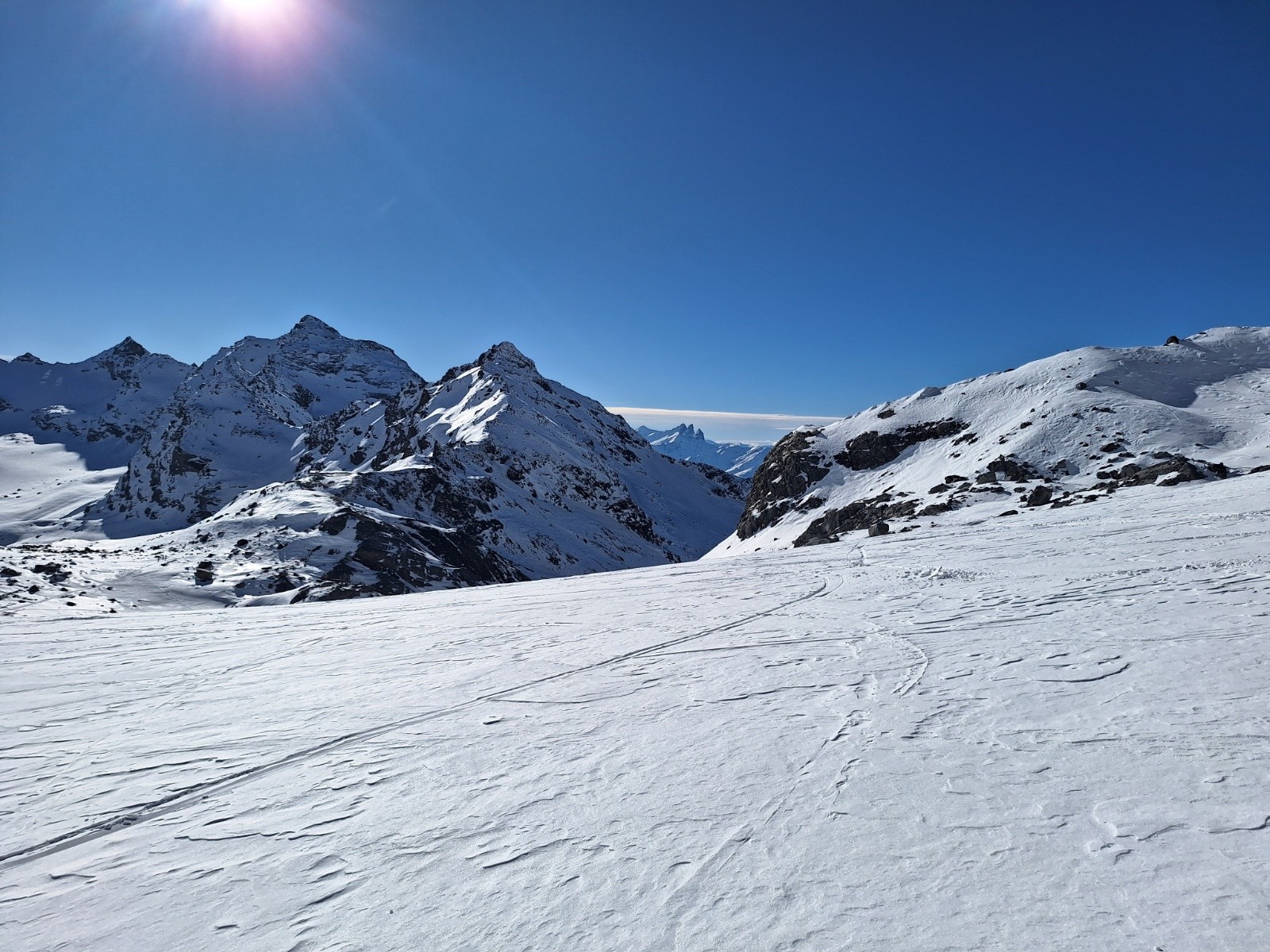  Les Aiguilles d'Arve se dévoilent