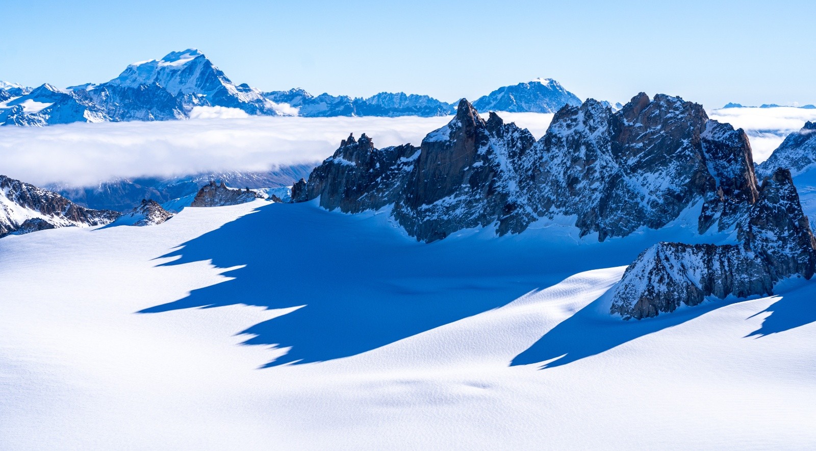  Grand Combin au loin