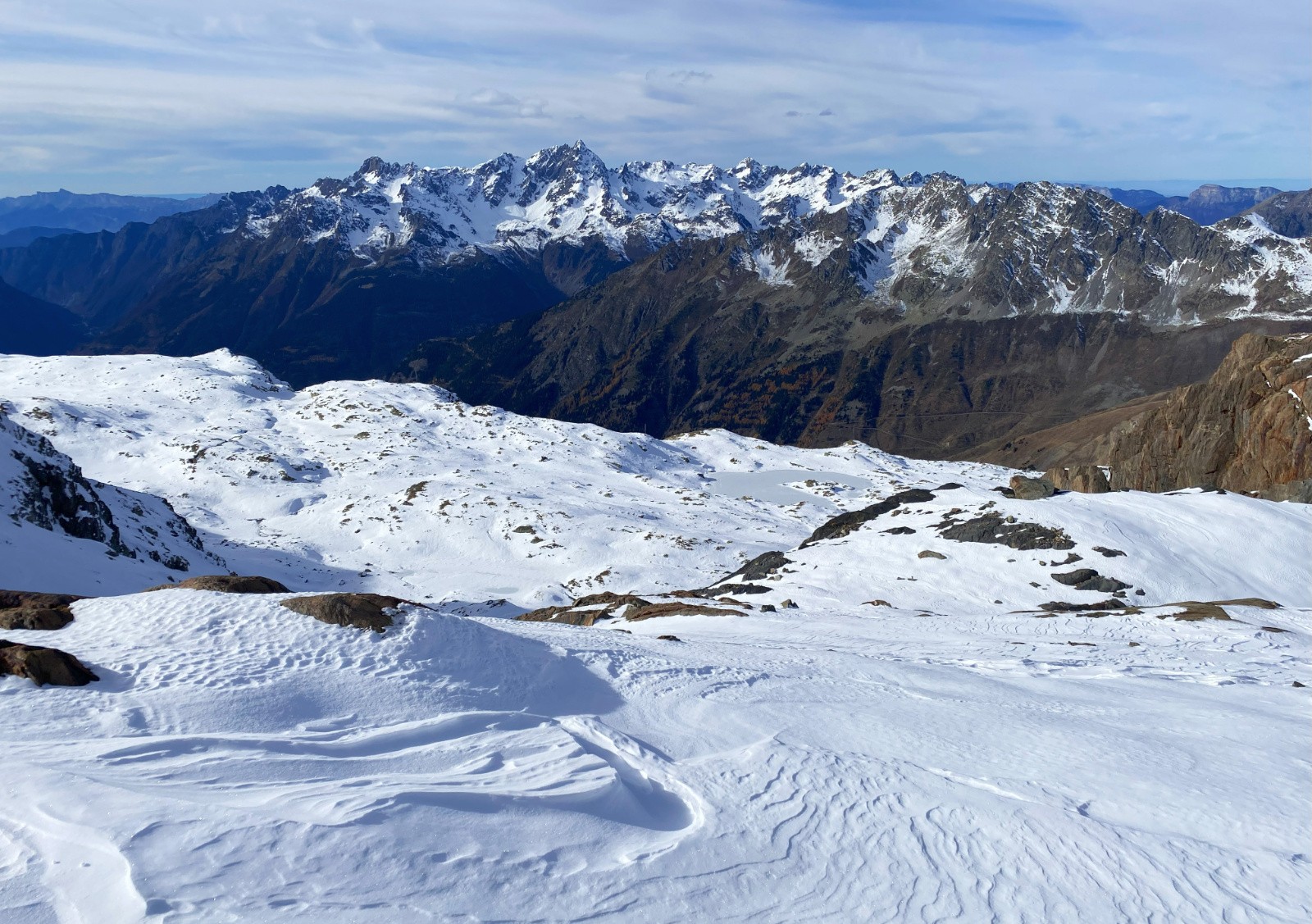  Au dessus du passage; en bas lac de la Jasse, derrière Belledonne sud