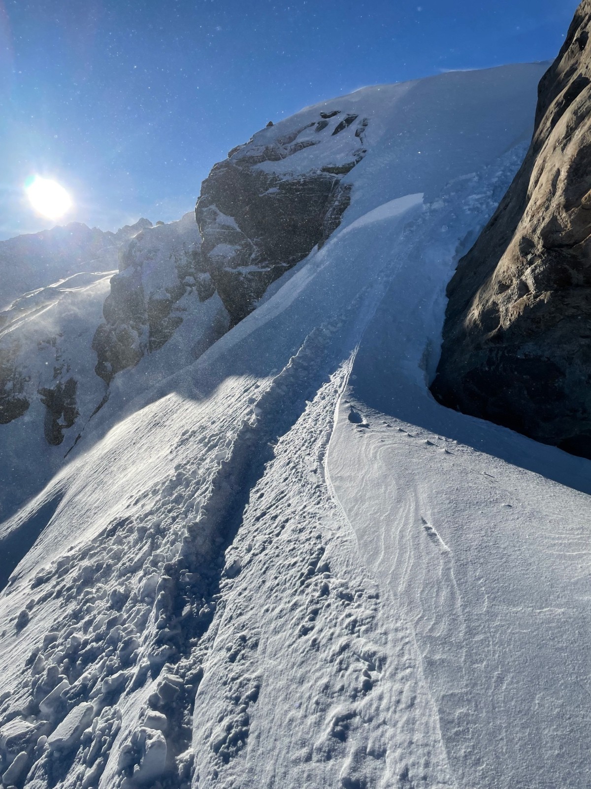 Une plaquouille déclenchée volontairement pile dans la rupture de pente. 