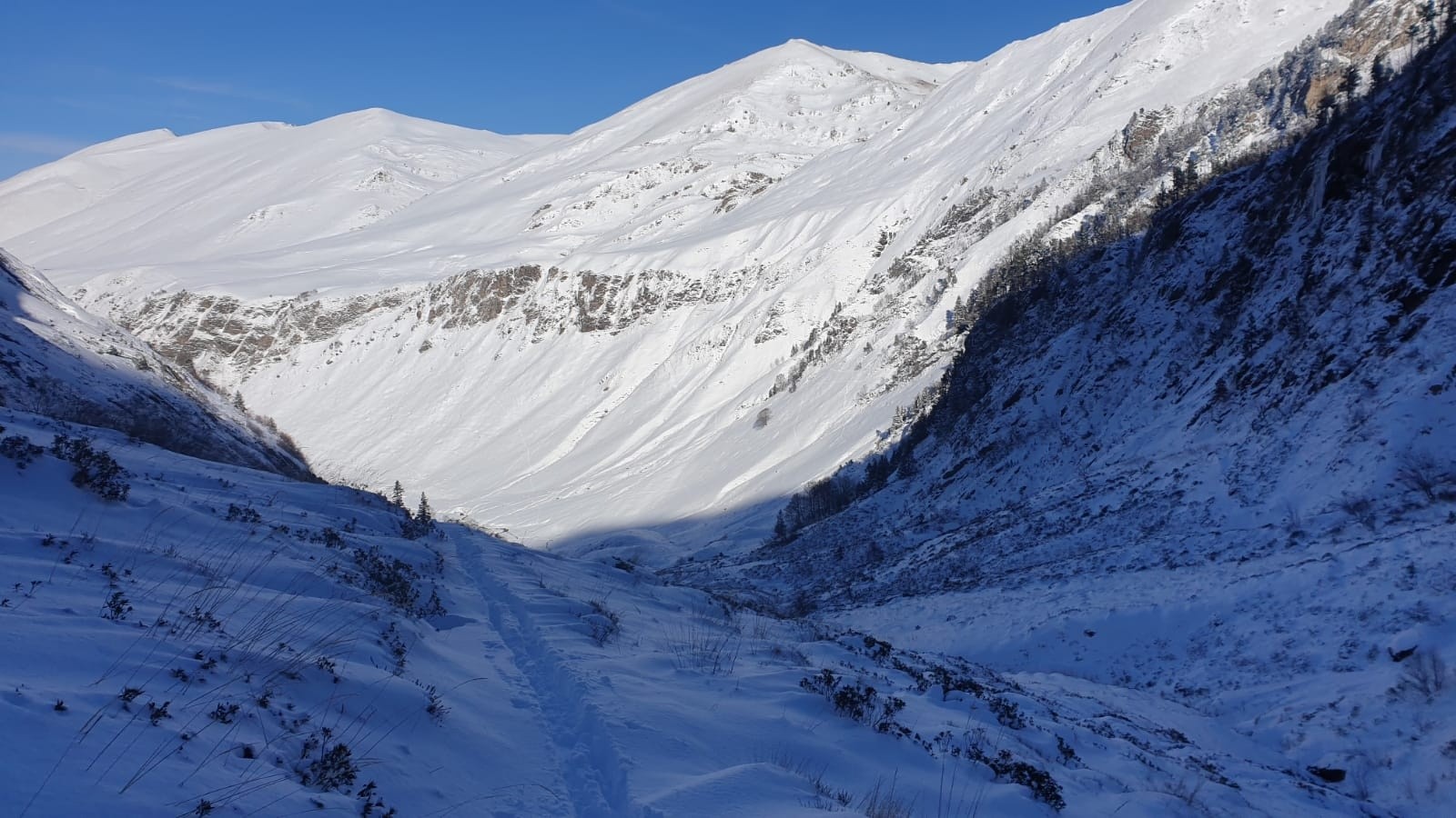 #3 Vers le bas de la vallée de la frêche Vers le bas de la vallée de la frêche