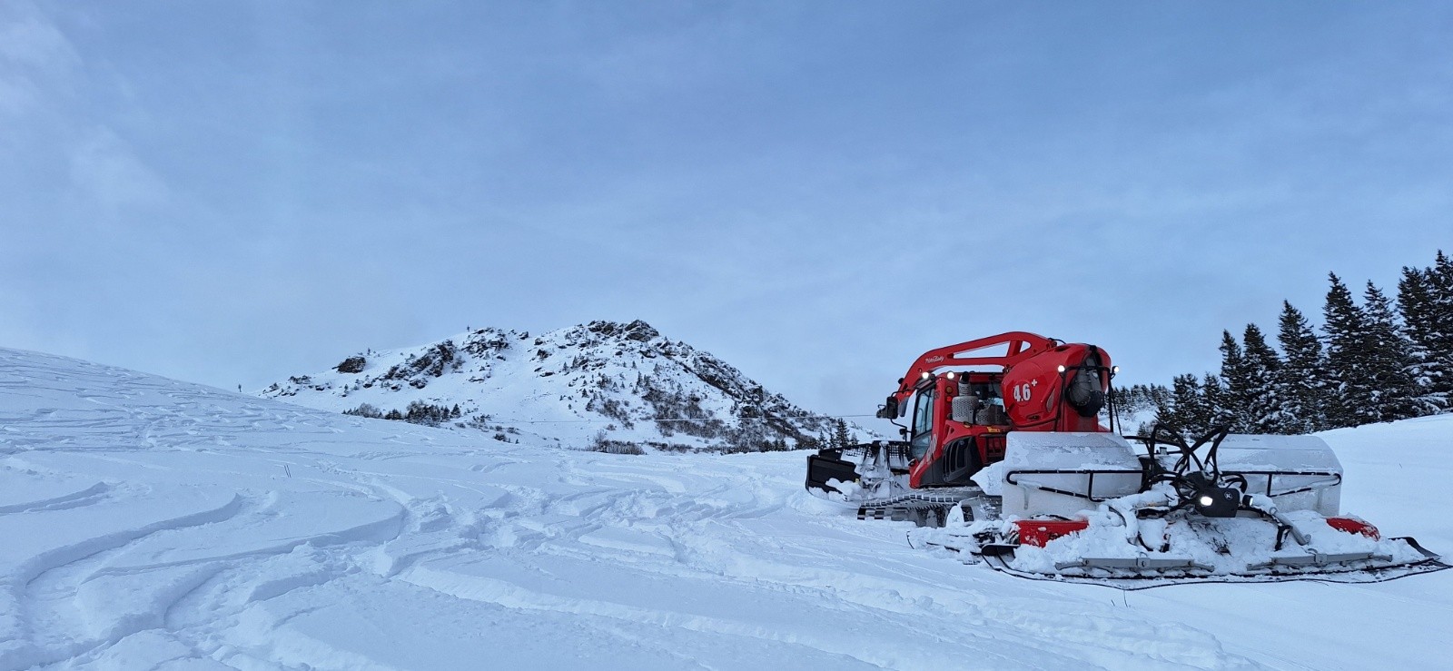 Attention au câble.