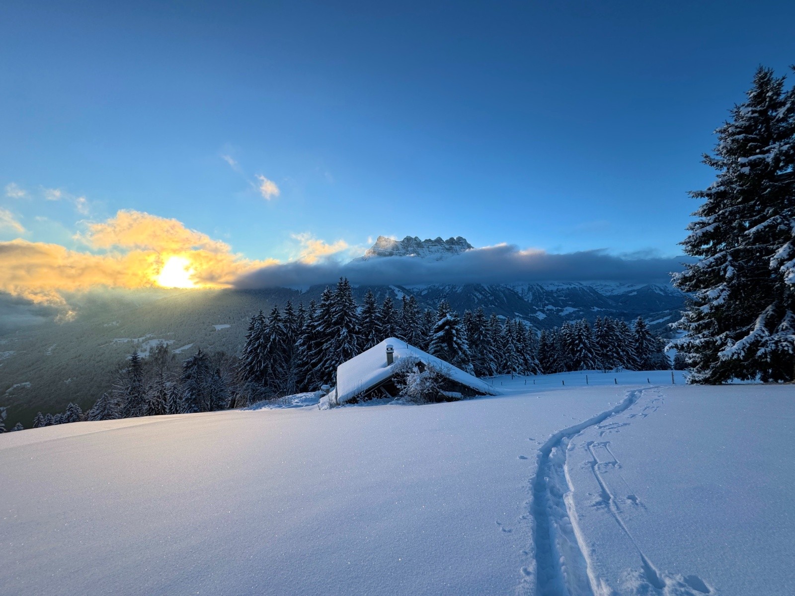 #4 Quand sur nos monts, le soleil... Quand sur nos monts, le soleil...