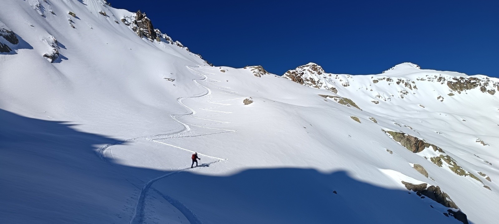 Merci au traceur solitaire matinal 