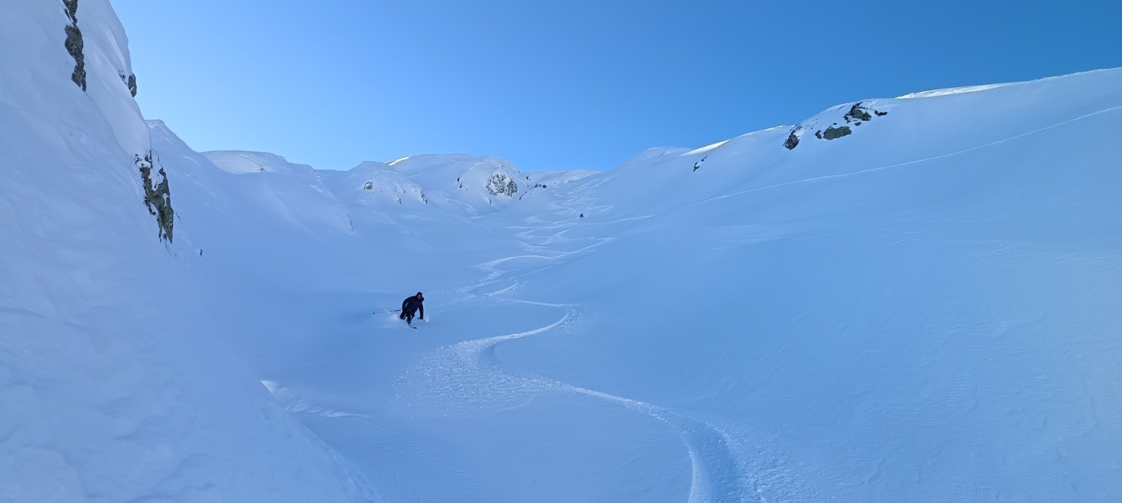  Descente dans les vallons en direction de la combe de Bridan