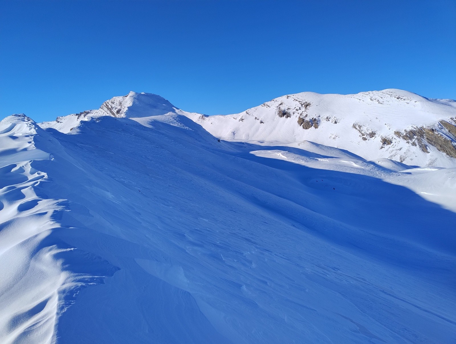  Tête de Vautisse au fond
