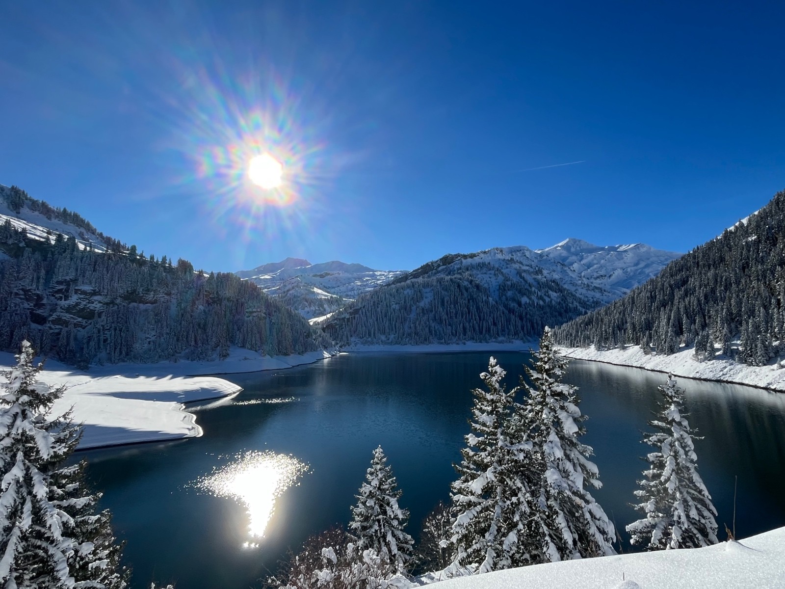 Pointe du Riondet au fond à droite. C est encore loin. 