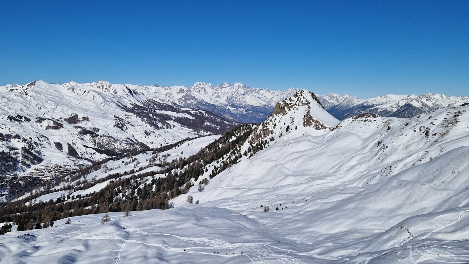 #2 Ailefroide / Pic Sans Nom / Pelvoux, au fond Ailefroide / Pic Sans Nom / Pelvoux, au fond