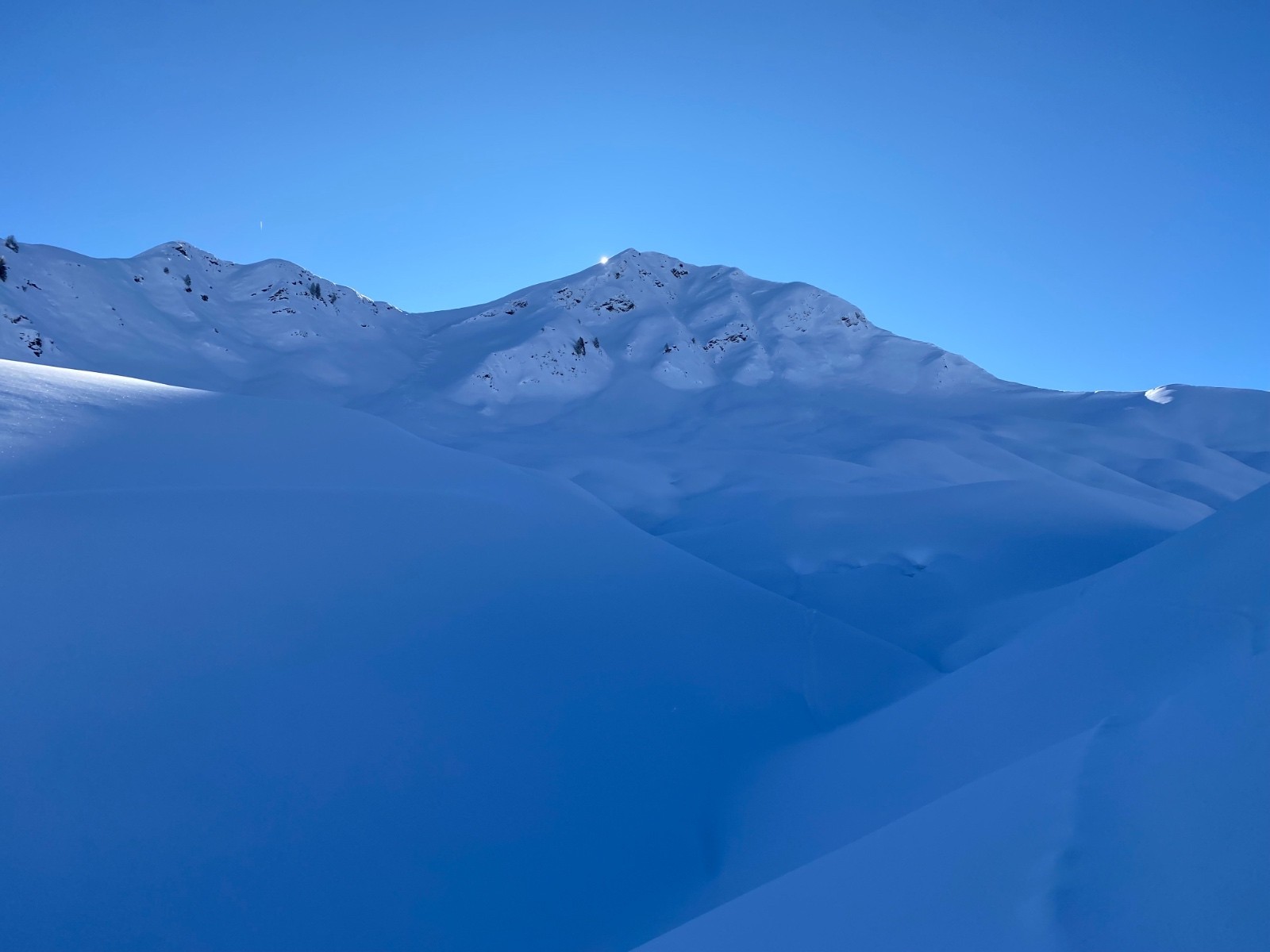 #12 Sommet en vue, bien repeint Sommet en vue, bien repeint