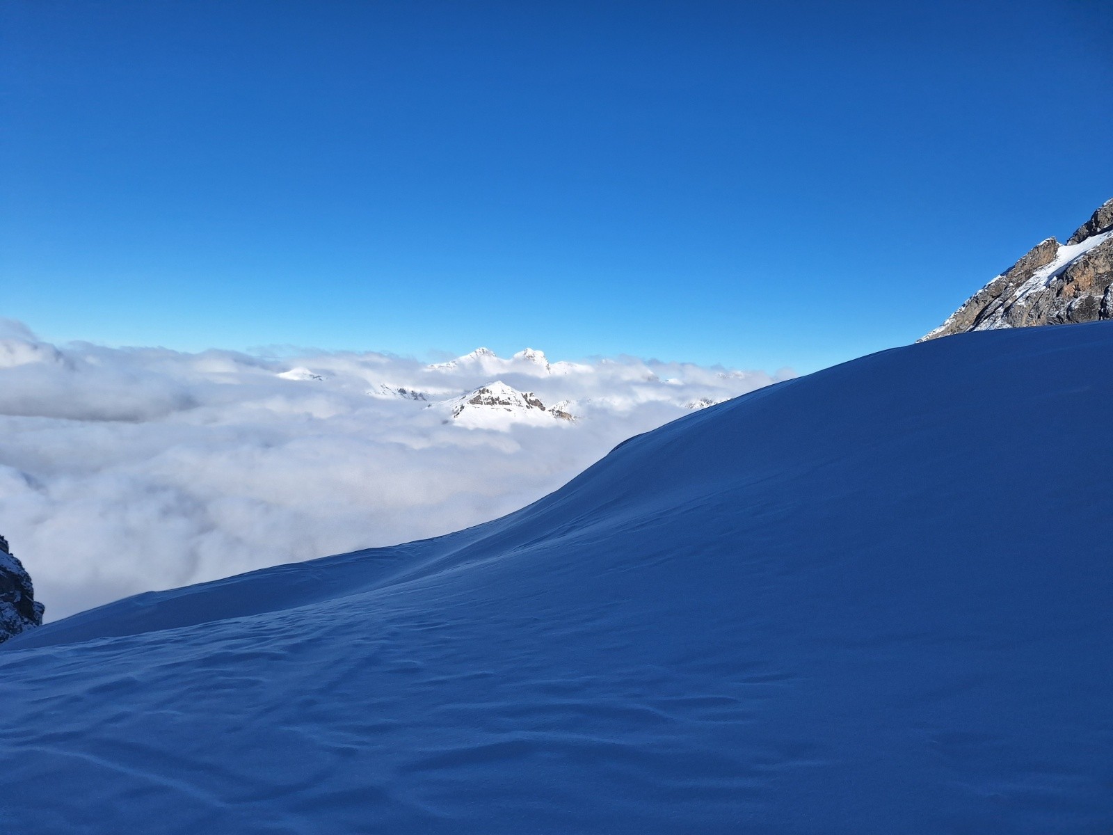 #5 Les Bornes émergent de la mer de nuages Les Bornes émergent de la mer de nuages