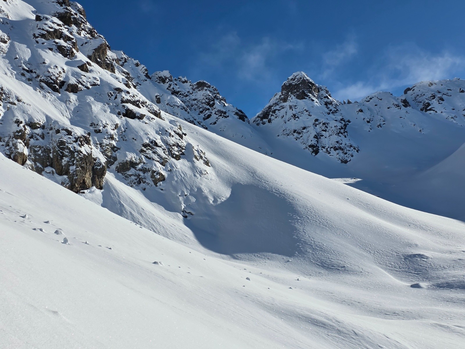 #5 Le petit collet qui permet de basculer vers la cicle. versant Ouest... sans aucune trace. J ai bien brassé pour monter Le petit collet qui permet de basculer vers la cicle. versant Ouest... sans aucune trace. J ai bien brassé pour monter