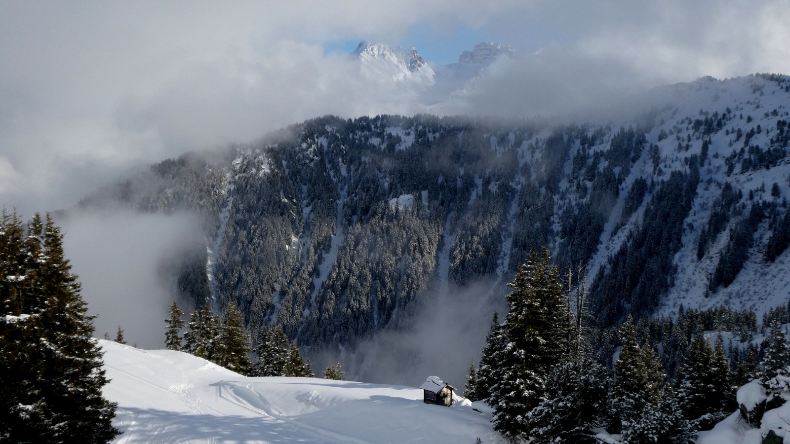  J2 pistes en contrebas