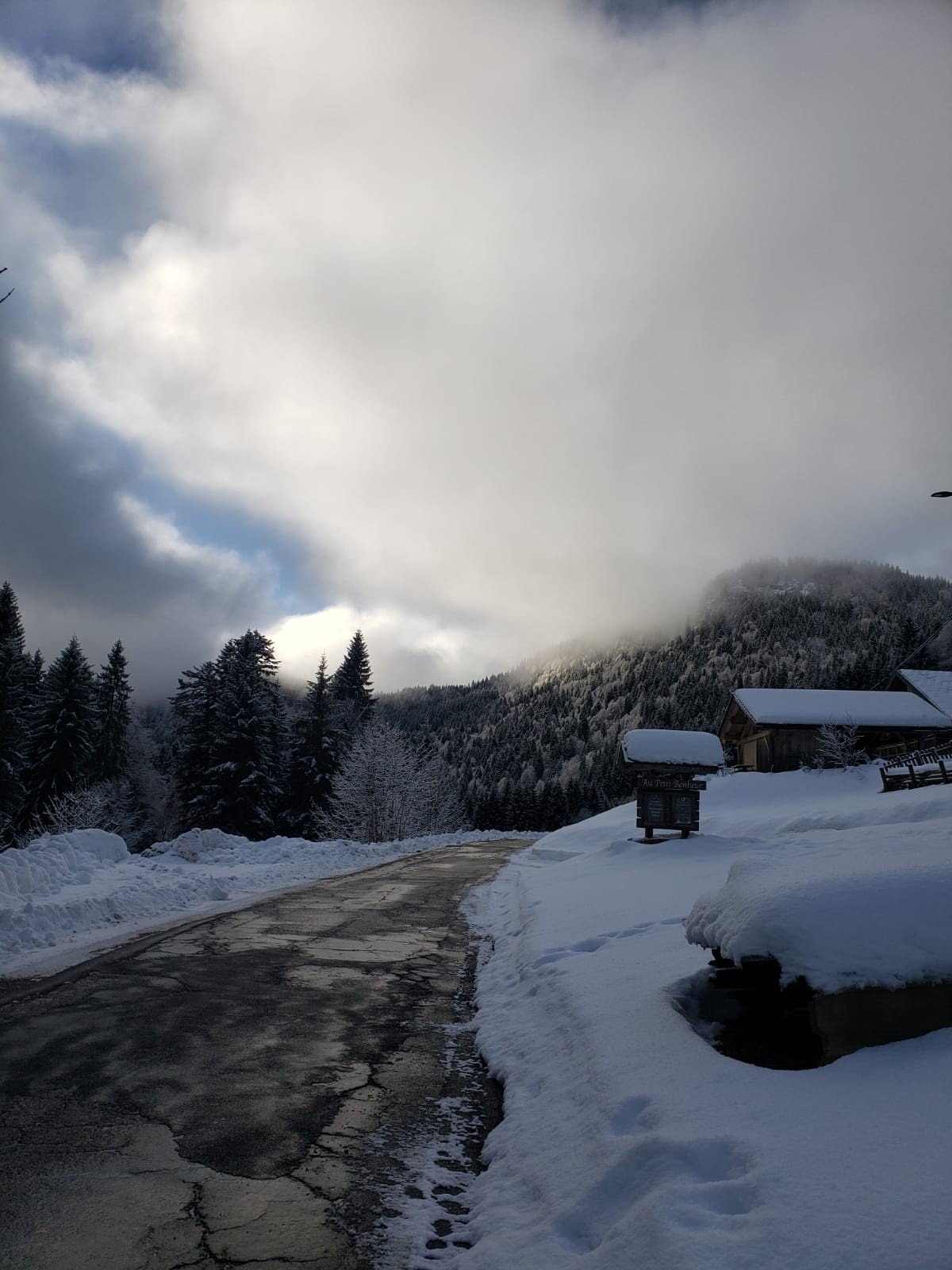 #1 "Au Petit Bonheur" : c \