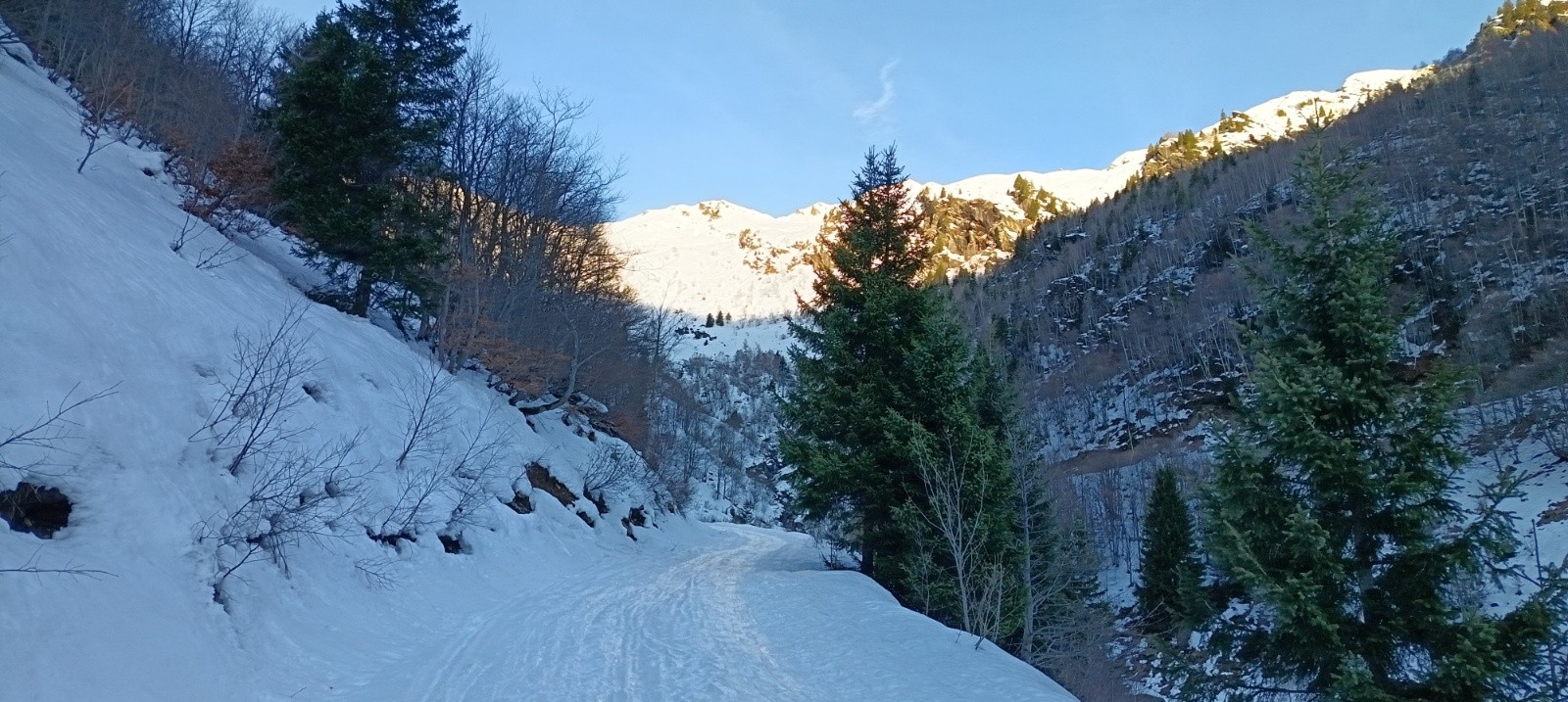 #1 Arrivée sur les pentes S, bon enneigement Arrivée sur les pentes S, bon enneigement
