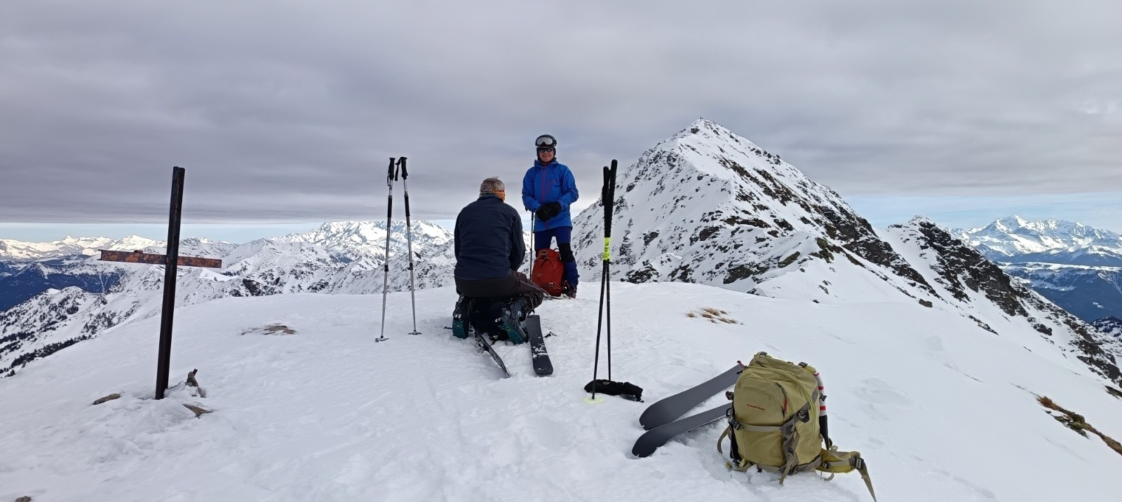 #9 Petit Arc et son grand frère derrière Petit Arc et son grand frère derrière