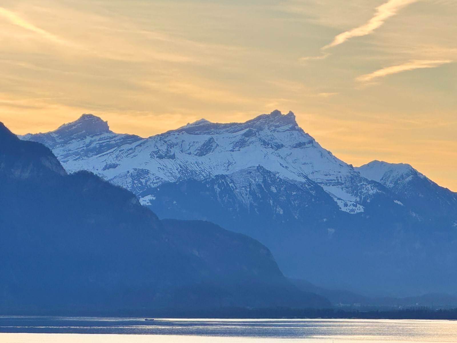 #1 Le sommet qui te nargue depuis la cour de l Le sommet qui te nargue depuis la cour de l'école
